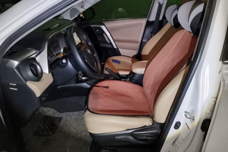 Used Toyota RAV4 2015 2.0L CVT Two-Wheel Drive Urban Edition