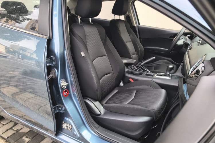 Used Mazda Mazda 3 Axela 2016 Sedan 1.5L Automatic Comfort Model