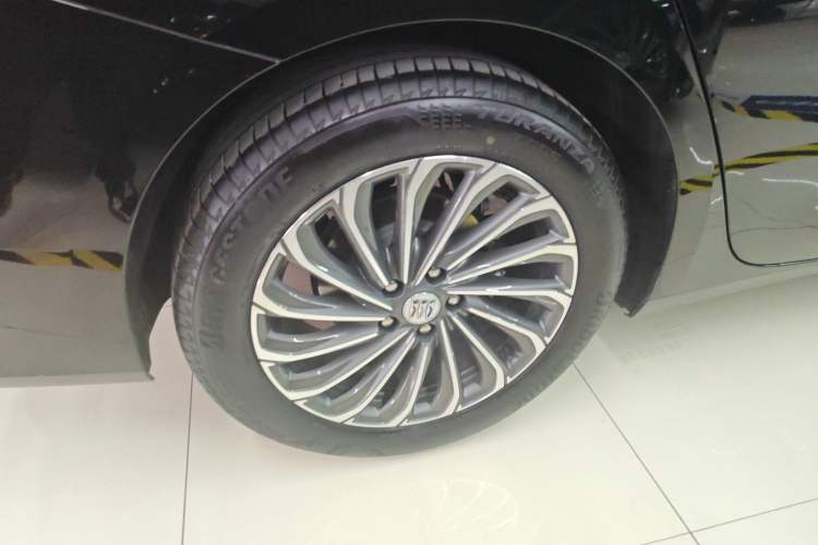 Used Buick LaCrosse 2023 28T Prestige Edition
