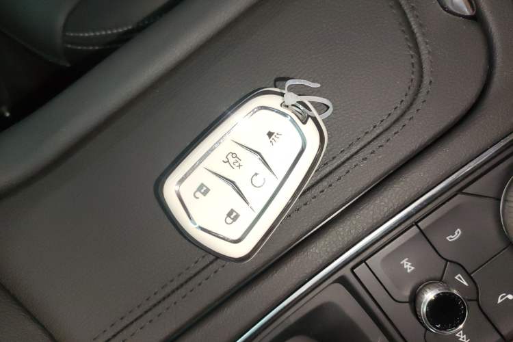 Used Cadillac XT6 2022 2.0T Six-Seater Four-Wheel Drive Luxury Version
