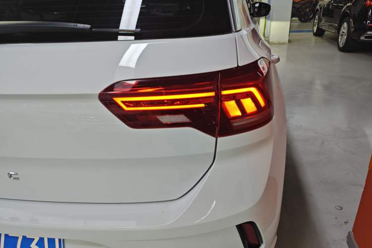 Used Volkswagen T-ROC 2019 280TSI DSG Two-Wheel Drive R-Line Pro
