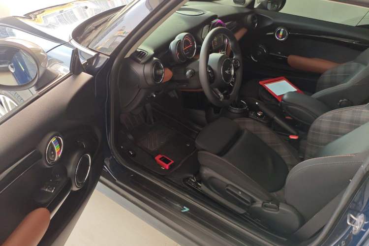 Used  MINI 2016 1.5T COOPER SEVEN
