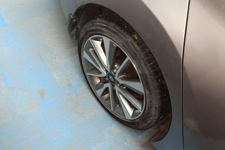 Used Hyundai Elantra 2015 1.6L Automatic Leading Model
