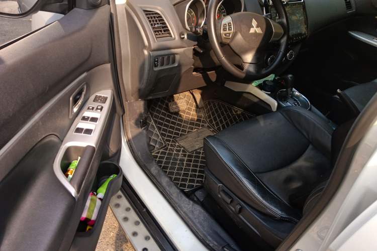 Used Mitsubishi ASX 2016 2.0L CVT Two-Wheel Drive Navigation Edition
