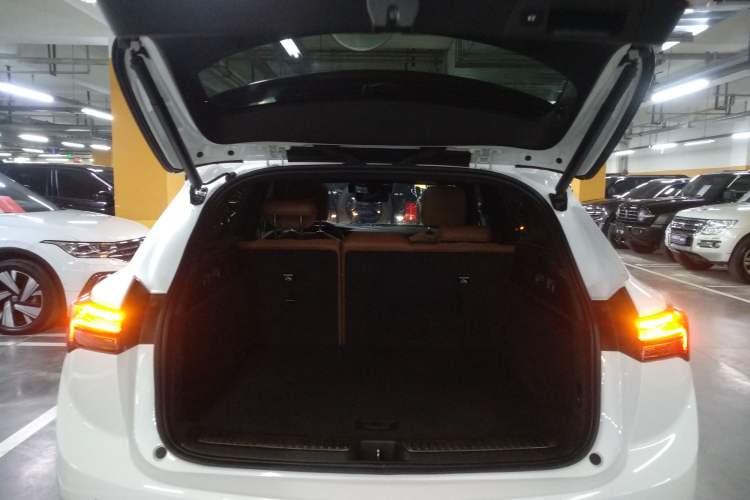 Used Buick Envision 2020 Encore S 652T Two-Wheel Drive Luxury Model
