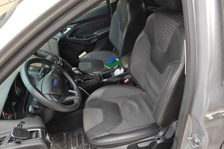 Used Ford Focus 2015 Sedan 1.6L Automatic Trend Model
