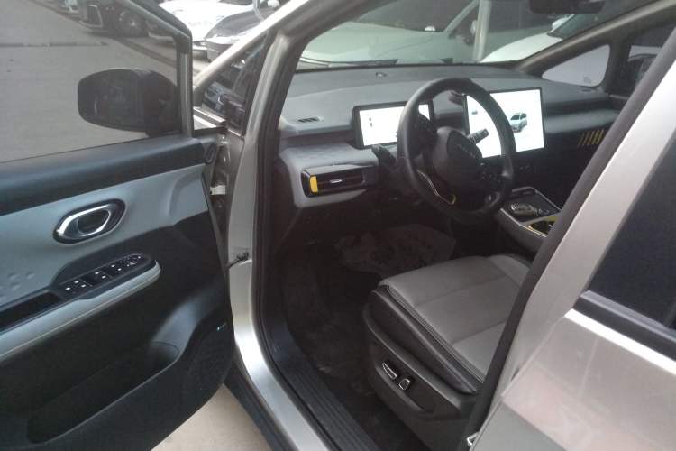 Used AION Y 2022 70 Tech Edition Lithium Iron Phosphate
