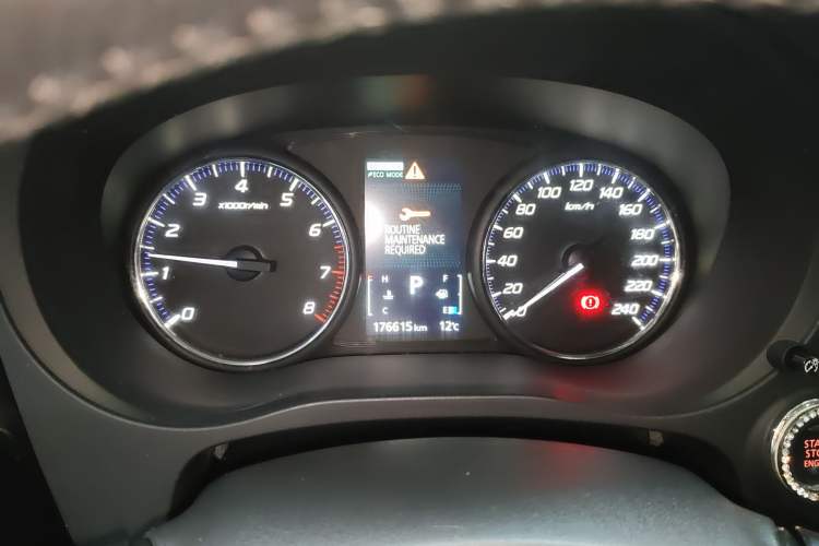 Used Mitsubishi Outlander 2014 2.4L 4x4 Deluxe Value Edition 5 Seats