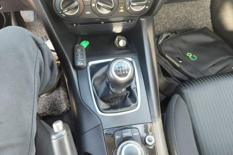 Used Mazda Mazda 3 Axela 2016 Sedan 1.5L Manual Comfort Model