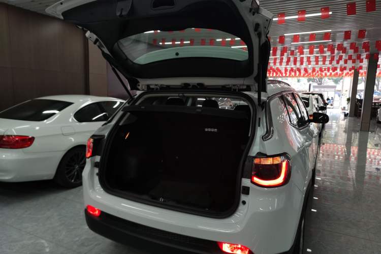 Used  Compass 2017 200T Automatic Family Edition
