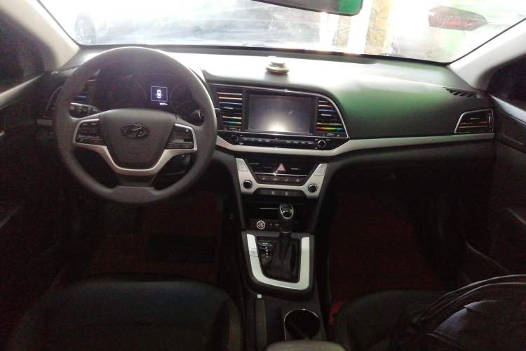 Used Hyundai Elantra 2016 1.6L Automatic ZhiXuan – Elite Version
