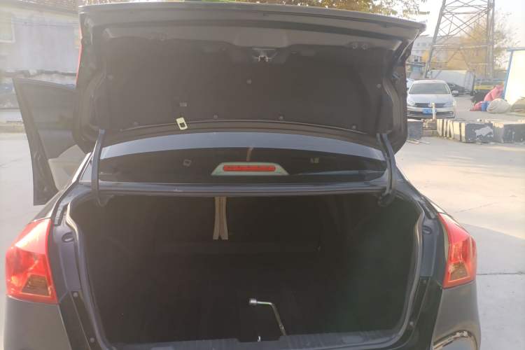 Used Buick Excelle 2015 1.5L Automatic Classic Model
