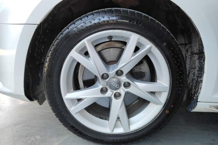 Used Audi A4L 2017 Plus 40 TFSI Ambition Model
