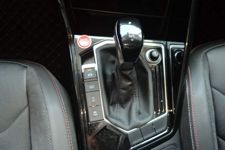 Used Volkswagen Tayron 2019 330TSI Two-Wheel Drive Luxury Model China VI Standard
