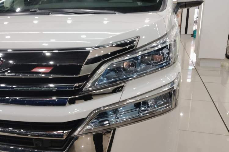 Used Toyota Vellfire 2020 Dual-Engine 2.5L HV Luxury Edition
