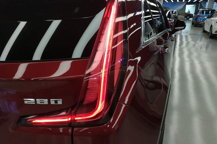 Used Cadillac XT4 2018 28T Two-Wheel Drive Tech Version
