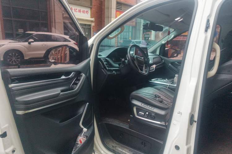 Used SAIC MAXUS G20 2021 PLUS 2.0T Gasoline Automatic Luxury Edition
