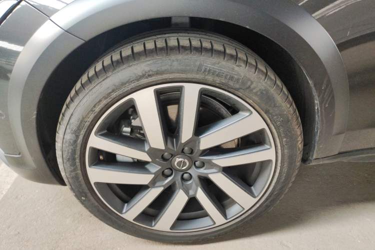 Used Volvo V90 2024 Cross Country B5 AWD Prestige Edition