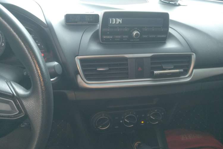 Used Mazda Mazda 3 Axela 2017 Sedan 1.5L Automatic Comfort Model Emission Standard China V