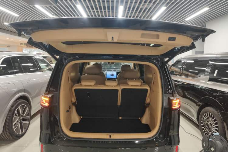 Used VOYAH Dream 2025 PHEV Four-Wheel-Drive Flagship Kunpeng Edition