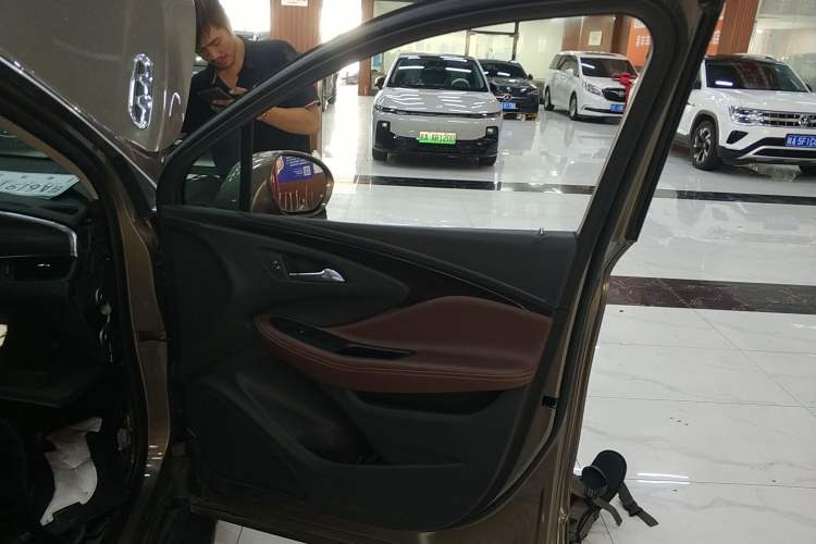 Used Buick Envision 2017 28T Four-Wheel Drive Elite Model
