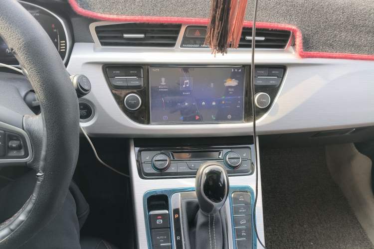 Used Geely Auto Emgrand X7 Sport 2018 1.8TD Automatic Two-Wheel Drive Smart Connect 4G Internet Edition
