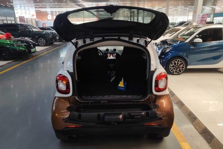 Used  fortwo 2018 1.0L 52kW Hardtop Dynamic Version China V
