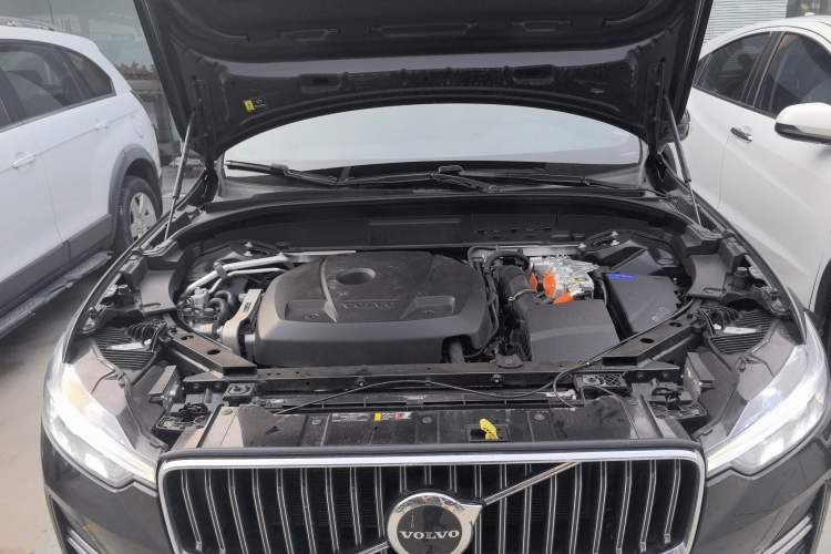 Used Volvo XC60 New Energy 2025 Plug-in Hybrid Long-Range All-Wheel Drive Smart & Luxurious Edition
