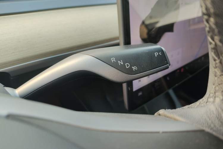 Used Tesla Model Y 2021 Long-Range All-Wheel-Drive Version
