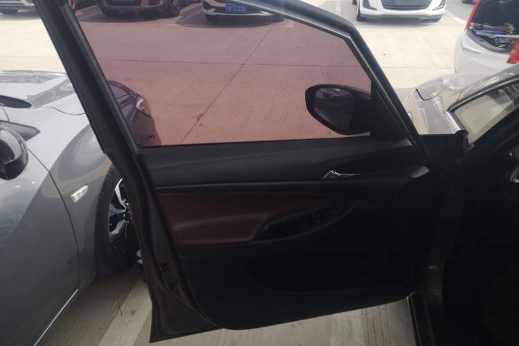 Used Buick GL6 2019 18T 6-Seater Connected Luxury Version China VI Standard