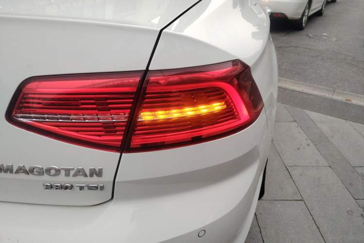 Used Volkswagen Magotan 2018 330TSI DSG Advanced Model
