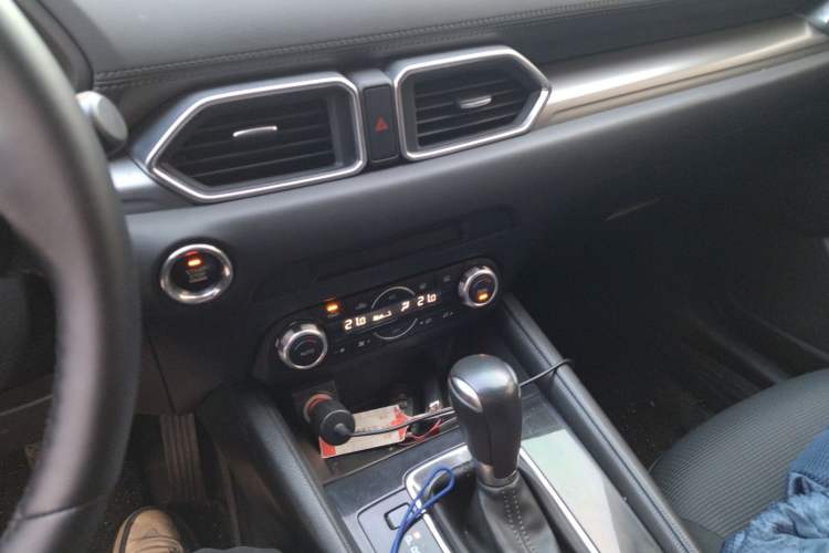 Used Mazda CX-5 2017 2.0L Automatic 2WD ZhiShang Trim China V Standard
