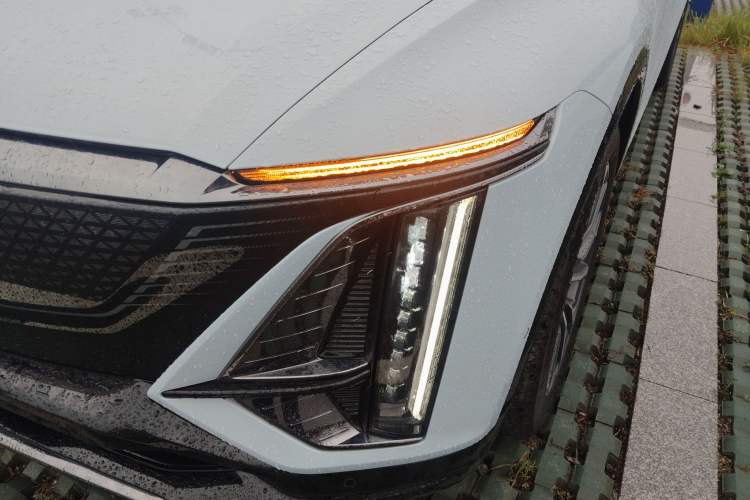 Used Cadillac LYRIQ 2022 Four-Wheel-Drive High-Performance Deluxe Edition
