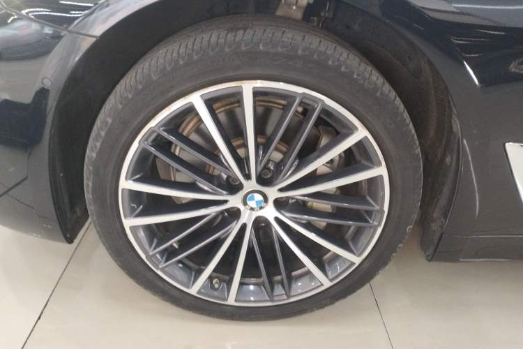 Used BMW 5 Series 2022 Restyled 530Li Leading Edition M Sport Package
