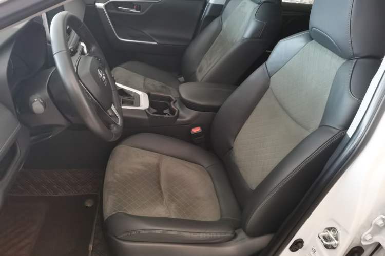 Used Toyota RAV4 2022 2.0L CVT 4x4 Style Plus Edition
