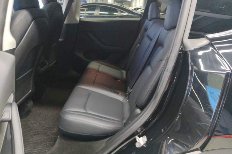 Used Tesla Model Y 2022 Long-Range All-Wheel-Drive Version