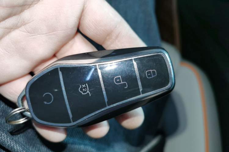 Used BYD Song Pro New Energy 2024 HONOR Edition DM-i 71KM Navigation Model
