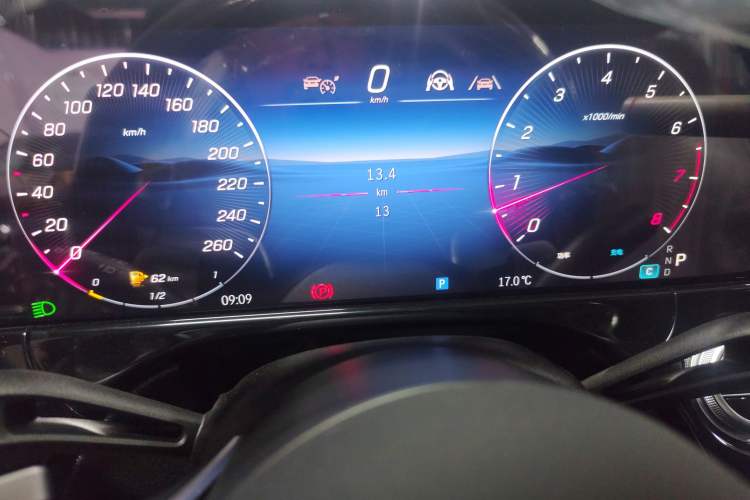 Used Mercedes-Benz E-Class 2025 Facelift E 300 L Luxury Edition
