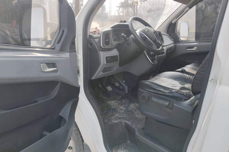 Used SAIC MAXUS Xintu V80 2021 2.0T Manual Classic Aoyuntong 127 PS Mid-axle Mid-roof 6/7/8/9-Seater