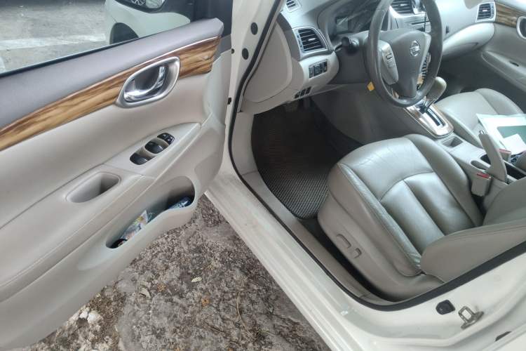 Used Nissan Sylphy 2014 1.6XV CVT Deluxe Edition
