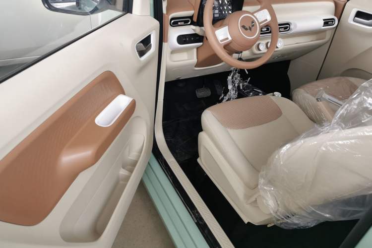 Used Wuling Hongguang MINIEV 2024 3rd Generation 215km Youth Edition
