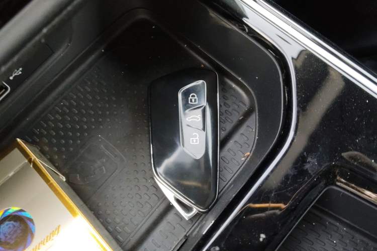 Used Volkswagen Lamando 2025 Lavida L 280TSI DSG Cool & Spicy Edition
