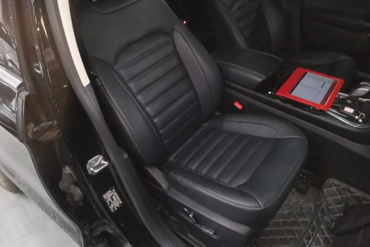 Used Ford Edge 2018 EcoBoost 245 Two-Wheel-Drive Titanium 7-Seater China VI Standard