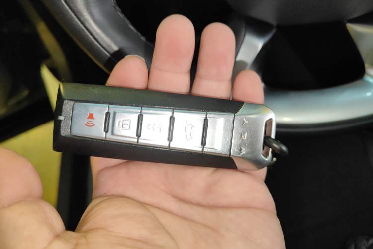 Used Wey VV6 2021 2.0T Two-Wheel Drive Smart Protection+
