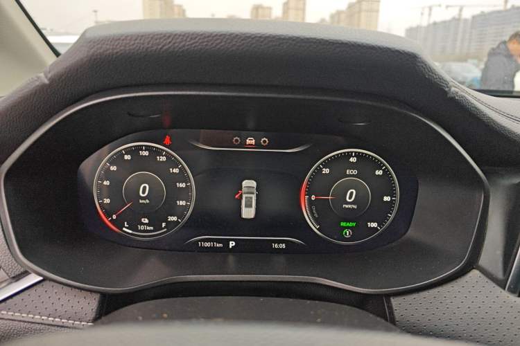 Used SAIC MAXUS EUNIQ 5 2022 Elite Edition Six-Seater