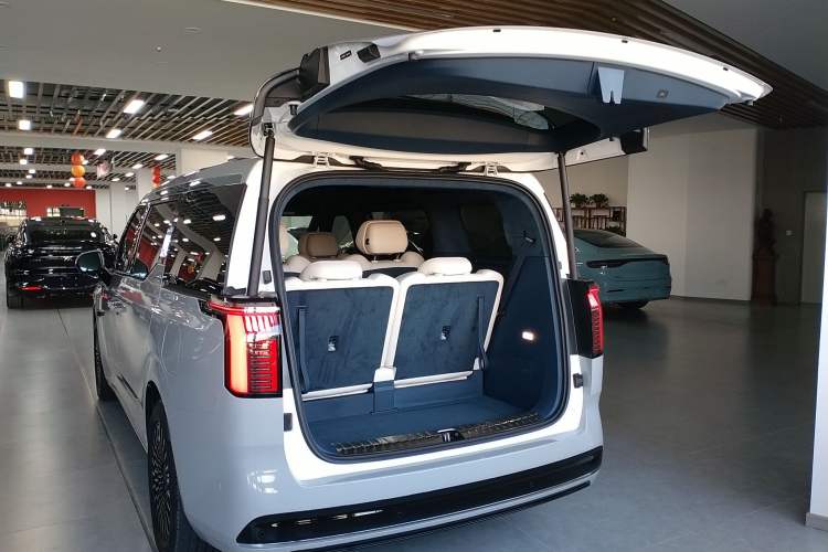 Used Zeekr 009 2024 Six-Seat Executive Version 4WD 108 kWh