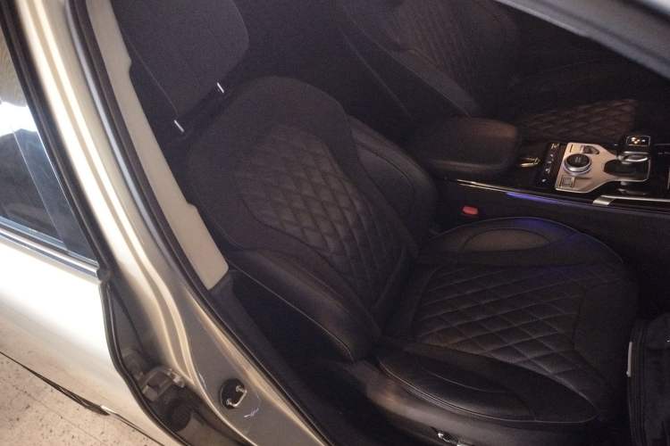 Used Hongqi HS5 2019 2.0T Smart Connect Flagship All-Wheel-Drive Version
