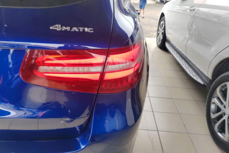 Used Mercedes-Benz GLC 2018 GLC 260 4MATIC Luxury Model
