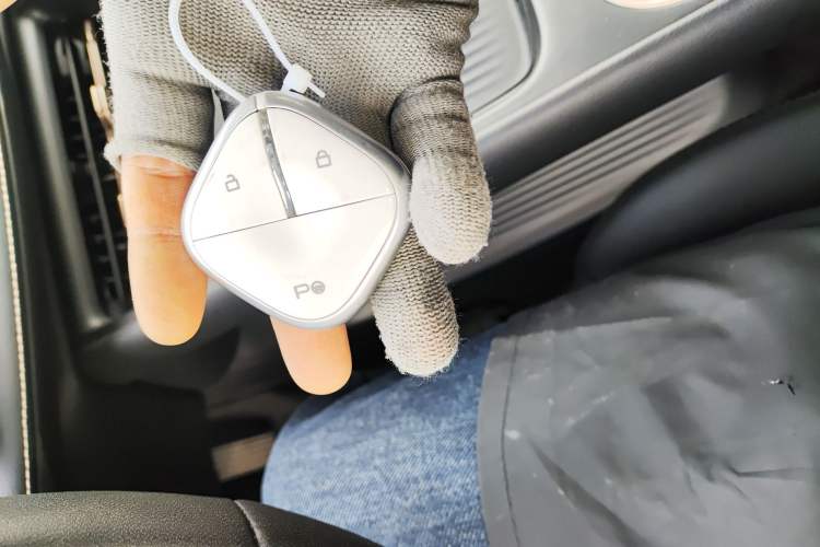 Used Baojun Yunhai 2024 140km Plug-in Hybrid Version
