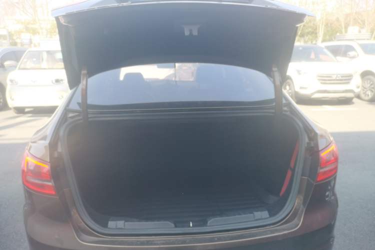 Used Ford Escort 2015 1.5L Automatic Fashion Model
